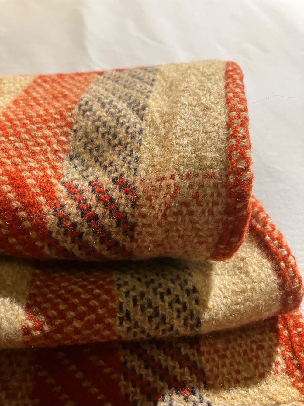 Handwoven vintage wool scarf 42” long 1960’s - Picture 2 of 10